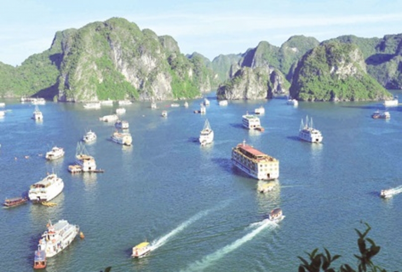 A corner of Ha Long Bay - the UNESCO World Heritage Site in north-eastern Quang Ninh Province. A final statement for the East Asian Seas Congress 2015, setting new goals towards a sustainable ‘blue economy', is discussed yesterday by PEMSEA's council in Da Nang. — VNA/VNS Photo Minh Duc
